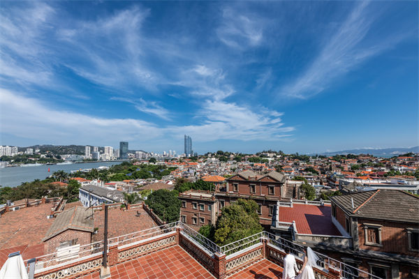 廈門(mén)企業(yè)深陷同質(zhì)化競(jìng)爭(zhēng)泥沼，廈門(mén)戰(zhàn)略咨詢(xún)公司如何助力破局？