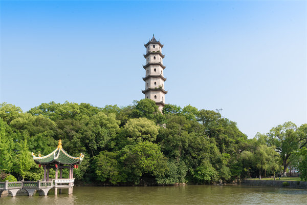 集團戰(zhàn)略落地難，溫州集團管控咨詢公司如何助力高效執(zhí)行？